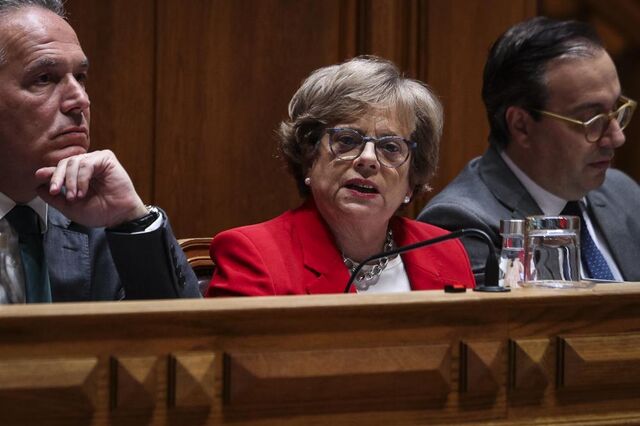 Governo tem 'feito de tudo' para que caos no aeroporto 'não volte a repetir-se'