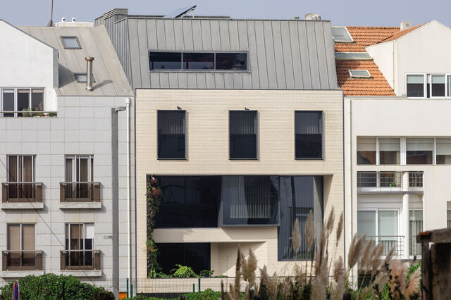 Montenegro revela custo da casa de Espinho: 637 mil euros