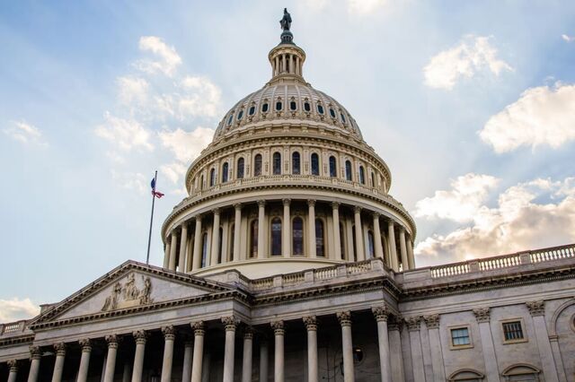 Senado dos EUA aprova acordo que abre caminho para reabertura do Governo