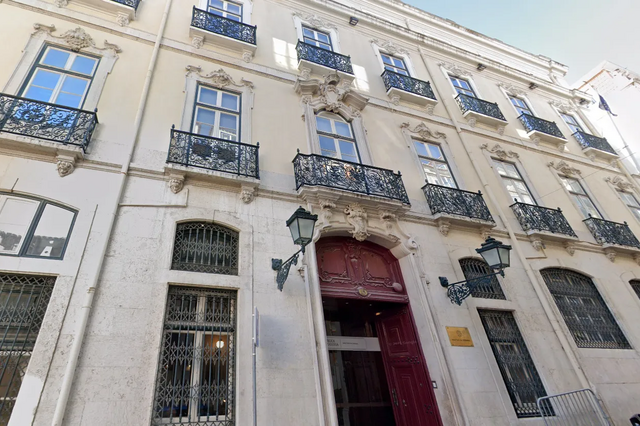 Governo entrega palácio à CIP mas ainda não sabe se o arrenda ou vende