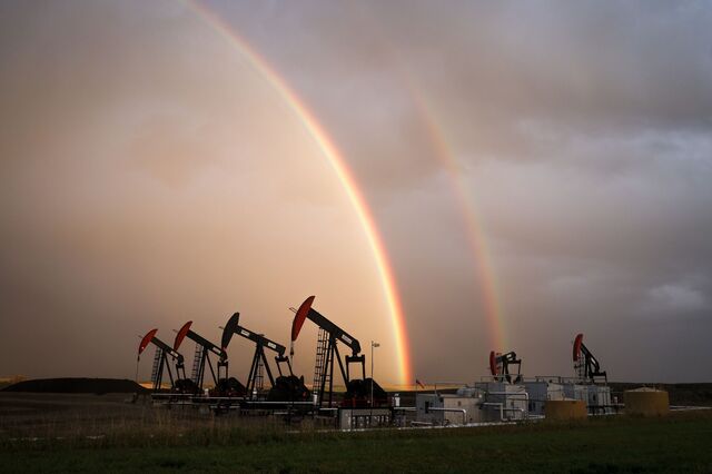 Petróleo negocia em baixa de olho na Ucrânia. Ásia fecha mista com tensão entre Pequim e Tóquio