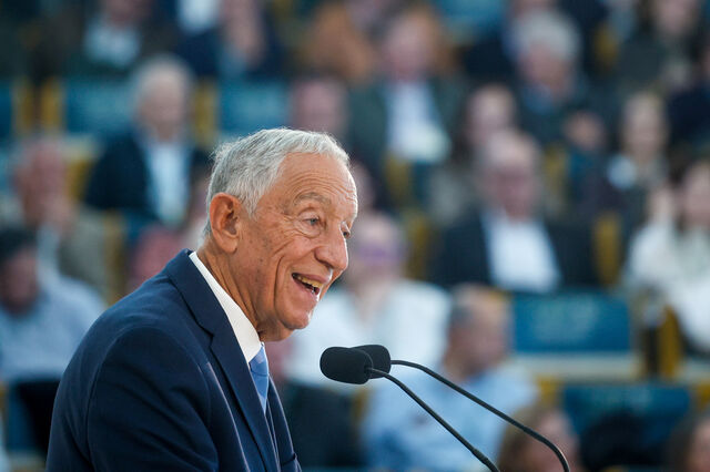 Marcelo associa 'nova narrativa' sobre 25 de Novembro a viragem à direita em Portugal 