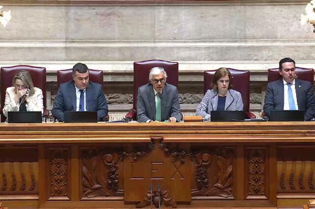 Comissão da Transparência insta deputado do Chega Filipe Melo a retratar-se