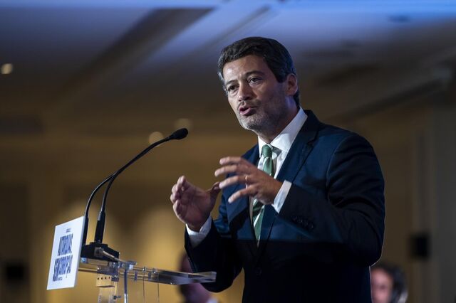 Julgamento de Ventura por cartazes sobre ciganos adiado para dezembro