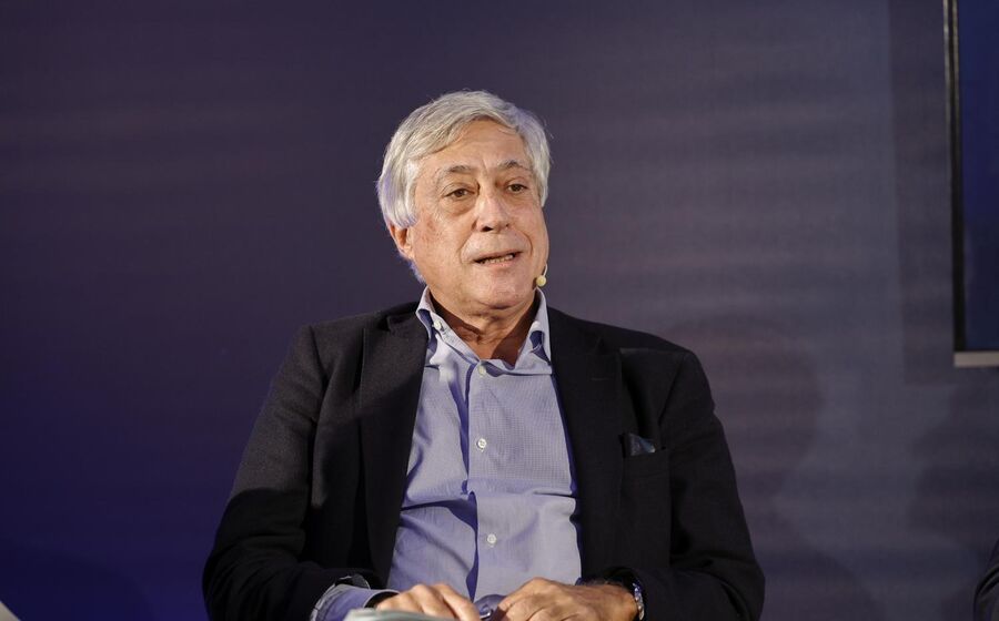 António Mendonça alertou para o esgotamento do modelo económico alemão e para a crise simultânea da Alemanha e da França, que ameaça o motor económico da Europa.