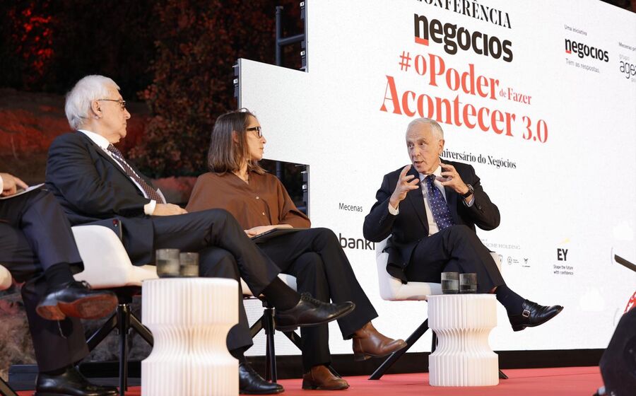 Painel debateu limites da democracia e novas formas de poder.