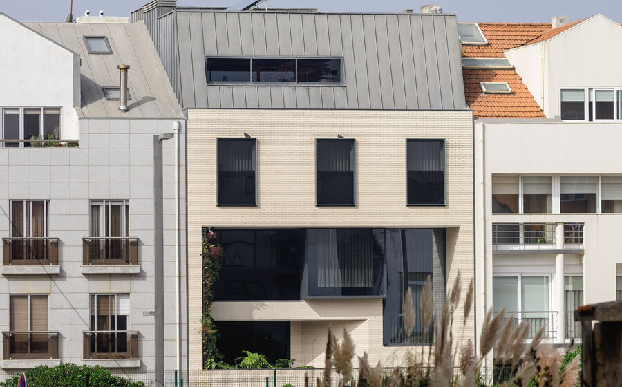 Montenegro revela custo da casa de Espinho: €637 mil, gasto triplo entre 2016 e 2021