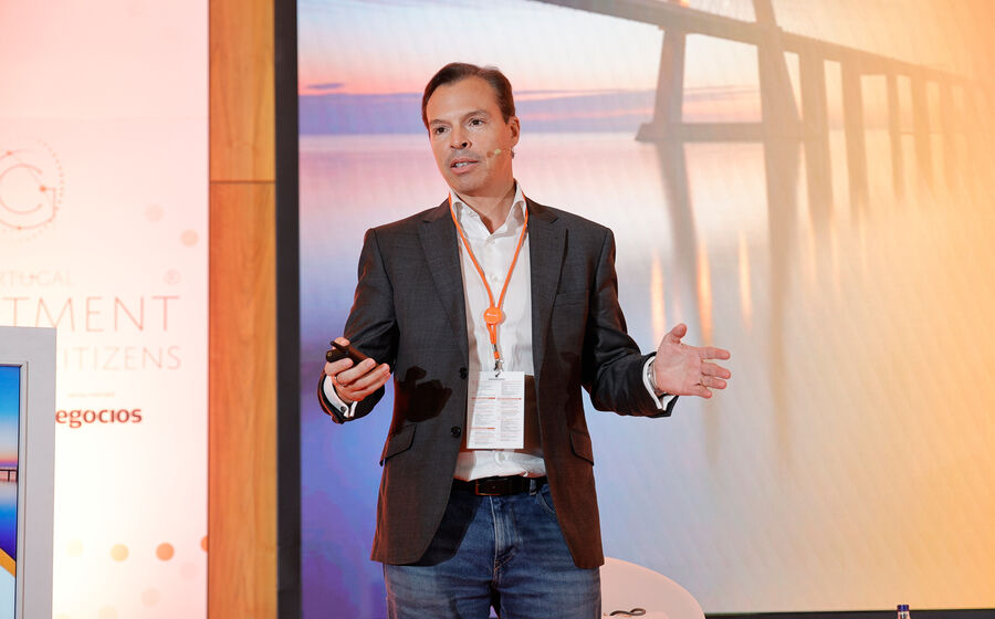 Stephan Morais discursa sobre investimento e crescimento empresarial em Portugal