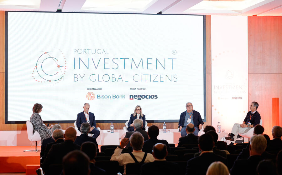 Oradores participam num evento Portugal Investment by Global Citizens