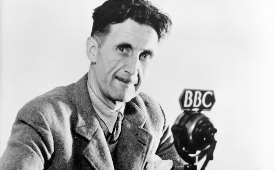 “O Triunfo dos Porcos” (1945) e “1984” (1949), ambos de George Orwell, foram dois dos livros introduzidos pelo Ocidente no Bloco de Leste.