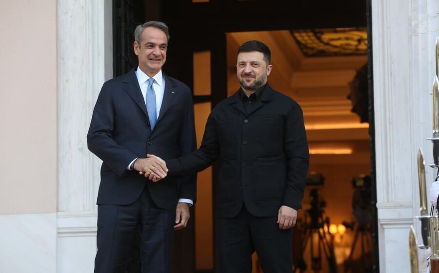 Zelensky e o primeiro-ministro grego, Kyriakos Mitsotakis, discutem importação de gás para a Ucrânia
