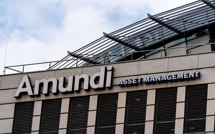 A Amundi é a maior gestora de ativos europeia com mais de 2,3 triliões de euros sob gestão.
