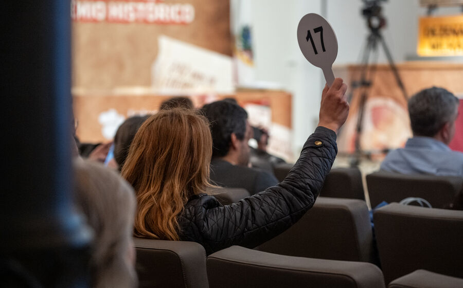 Leilão da Santa Casa resulta em 2,19 milhões com cinco imóveis vendidos.