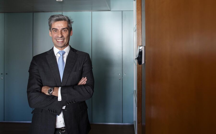 O instituto liderado por Pedro Cabeços vai dar início à desmaterialização dos certificados em janeiro.