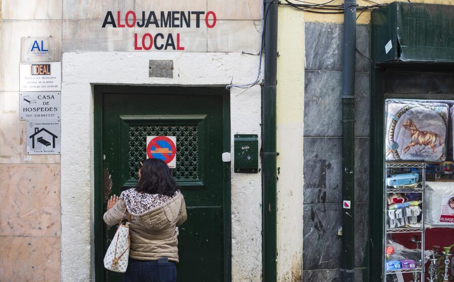 Câmara de Lisboa aprova proposta de PSD/CDS-PP/IL para regular alojamento local