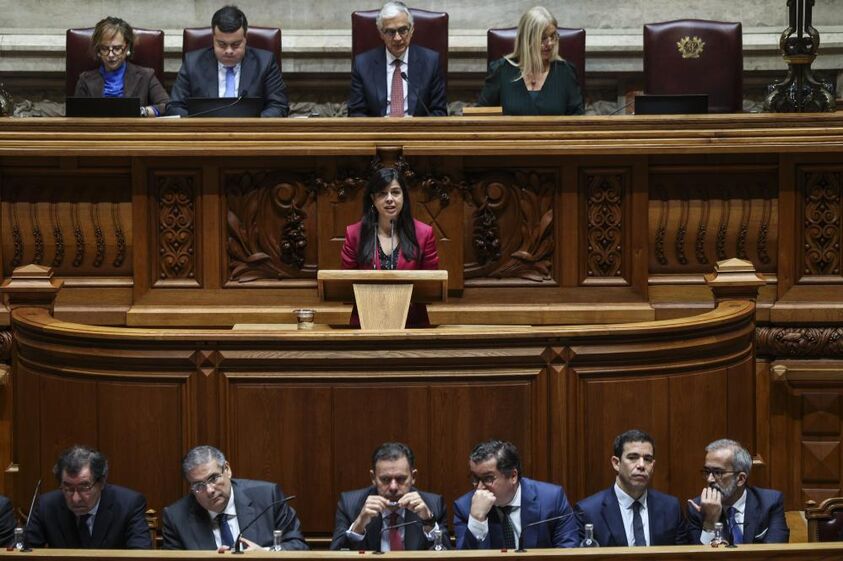 Debate sobre o Orçamento do Estado, com PCP e CDS em destaque no Parlamento