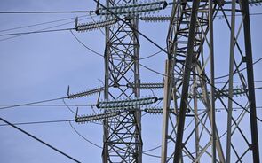 Governo espanhol impõe quatro horas de rede móvel para 85% da população em caso de apagão