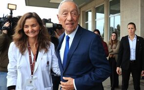 Marcelo Rebelo de Sousa à saída do Hospital de São João.