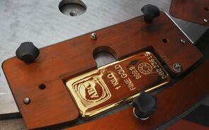 Ouro e prata continuam a negociar em alta. Ações da Oracle animam Wall Street