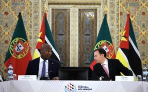 O primeiro-ministro e o presidente moçambicano estiveram juntos no Palácio da Bolsa, no Porto.