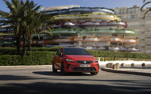 Seat Ibiza renovado em Ibiza, na comemoração dos 75 anos da marca