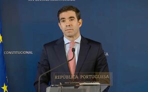 'Esmagadora maioria está a trabalhar'. Governo fala em adesão 'inexpressiva' no privado