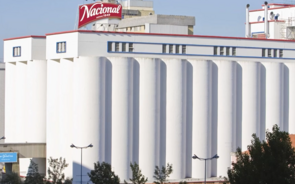 Fábrica de moagem da Cerealis em Lisboa.