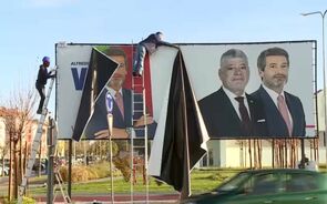 Cartaz do Chega sobre ciganos é retirado na Moita após ordem de tribunal