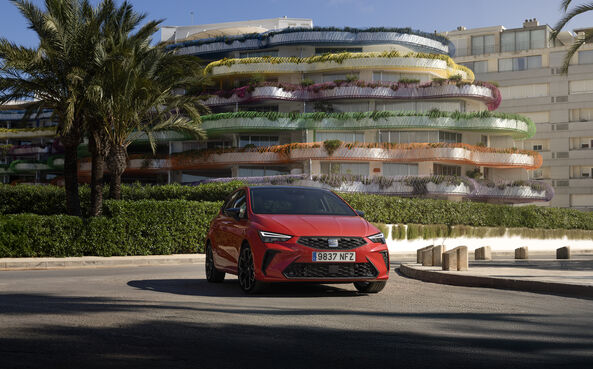Seat Ibiza renovado em Ibiza, na comemoração dos 75 anos da marca