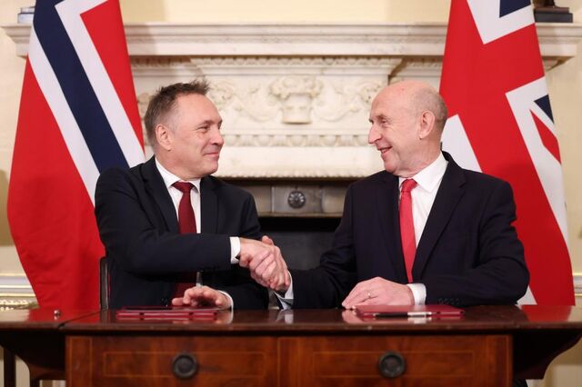 Reino Unido e Noruega criam pacto para defender cabos submarinos de ameaças russas