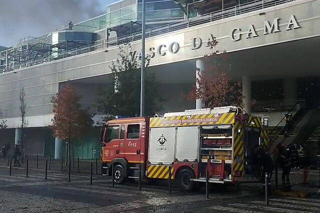 Dominado incêndio no centro Vasco da Gama. Chamas tiveram início na cozinha do Burger King