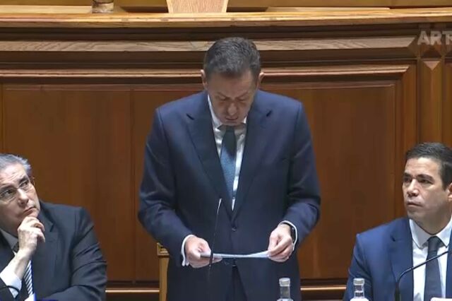 Chega denuncia 'guerra civil' no SNS. Governo acena com redução dos tempos de espera 