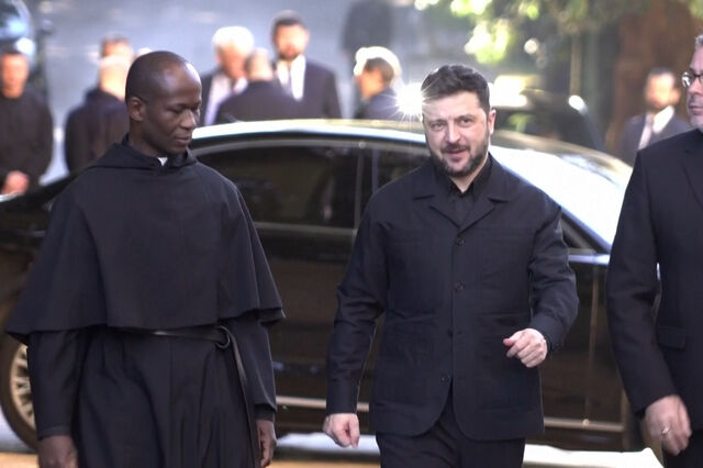 Zelensky recebido pelo Papa Leão XIV em encontro relâmpago