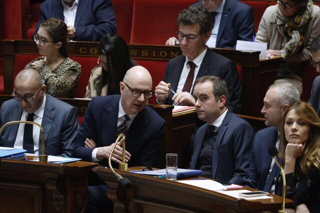 França entra em duodécimos a partir de janeiro. Não há acordo para orçamento, diz Lecornu