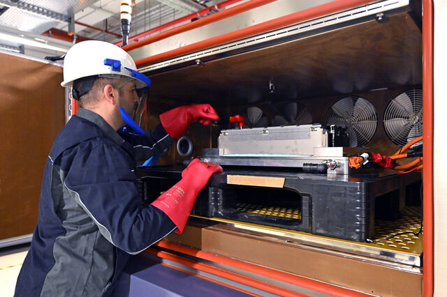 Bruxelas multa em 72 milhões fabricantes de baterias para automóveis