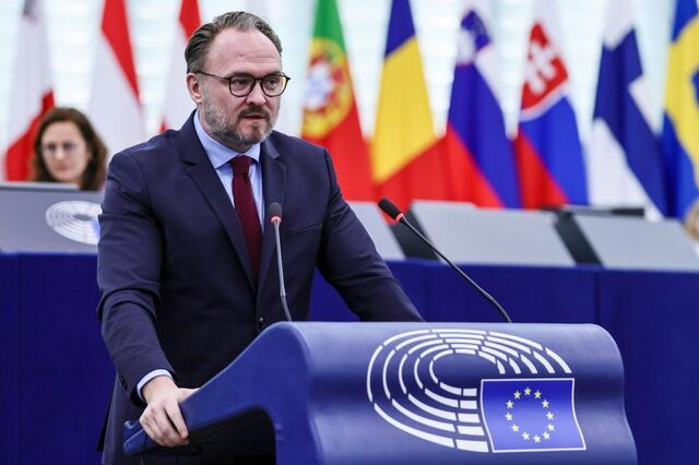 Comissão Europeia promete nunca mais importar gás russo liquefeito