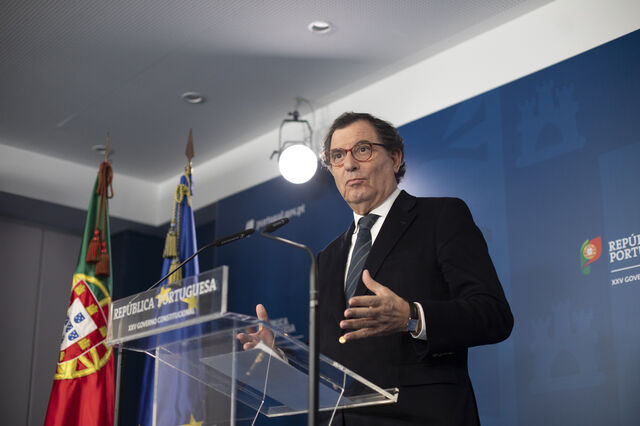 Ministro da Economia admite que Governo tem de 'ajustar as propostas' da reforma laboral