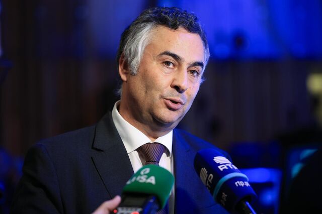 Paragrafino Pescada escreve sobre o ministro Alexandre, Saussure e o dogma da infalibilidade 