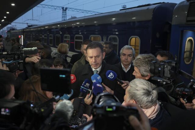 Montenegro em visita a Kiev com 'significado especial'