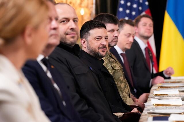 Zelensky e Trump e encontram-se em Mar-a-Lago para discutir a paz na Ucrânia