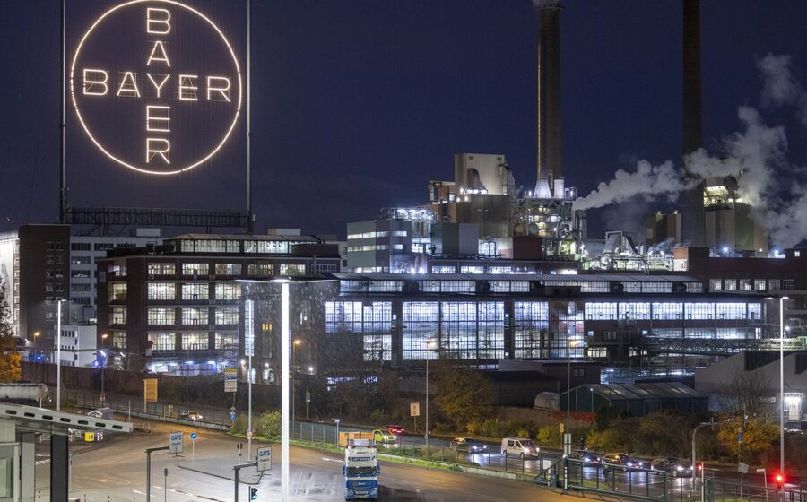 Em 2025, a Bayer teve efeitos extraordinários negativos de 6.185 milhões de euros
