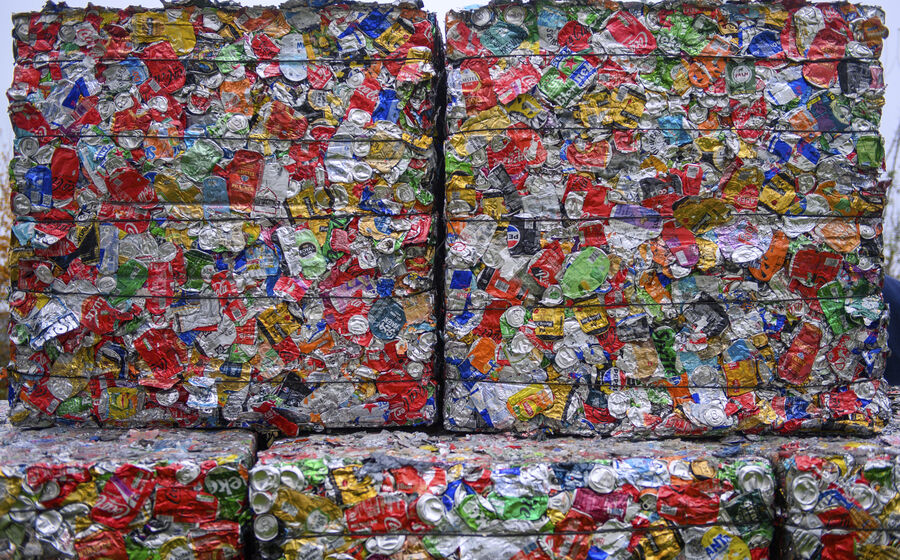 As latas de bebidas usadas fornecem sucata de alta pureza.
