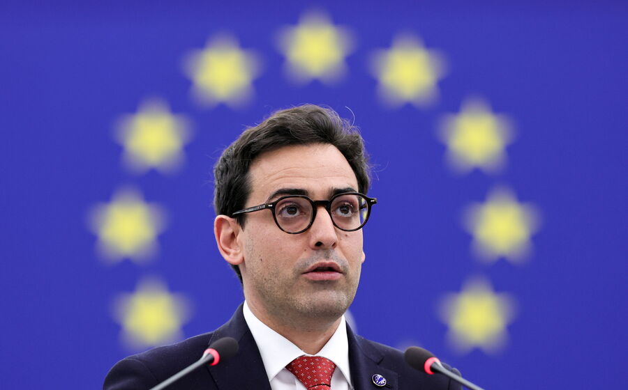 Bruxelas visa compras conjuntas para reduzir dependência da China em matérias-primas