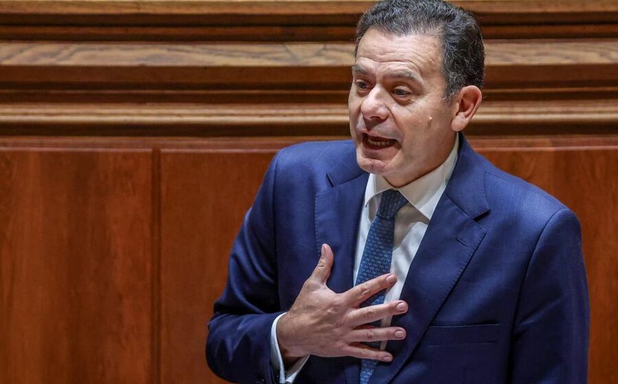 Montenegro insiste que não aumentou o ISP