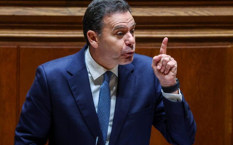 Montenegro lamentou a morte de três pessoas nos últimos dois dias devido a falhas no INEM.