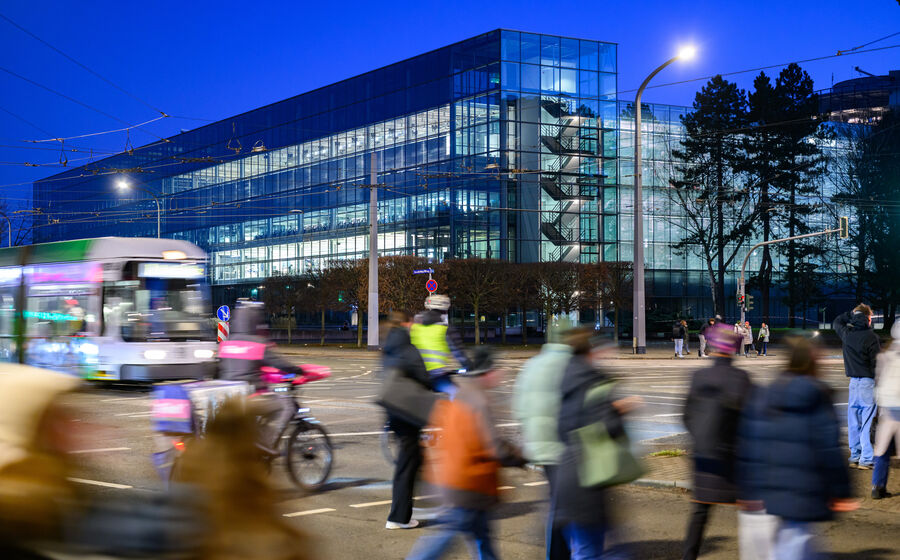 A Volkswagen em Dresden era conhecida como a fábrica transparente