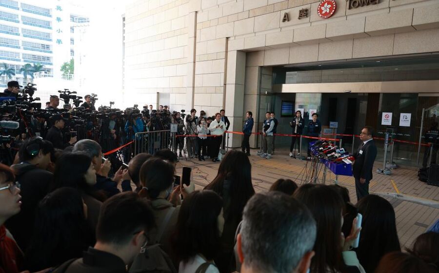 Ex-magnata pró-democracia de Hong Kong culpado de violar lei da segurança nacional