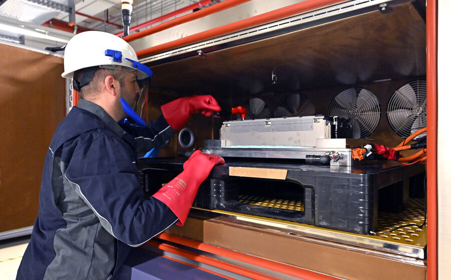 Multa aplicada a fabricantes de baterias automóvel por cartel