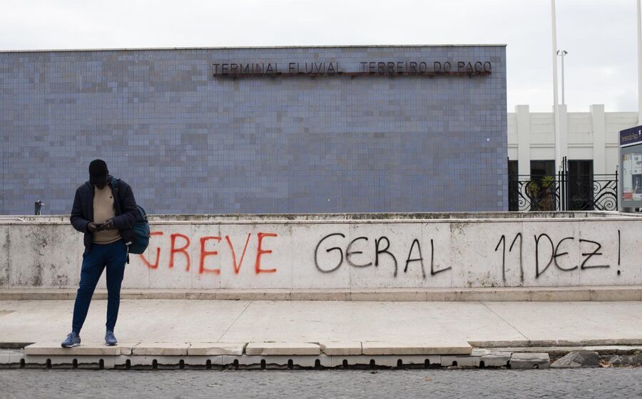 Greve geral, convocada pela CGTP e UGT para 11 de dezembro, deixou o país a meio-gás.