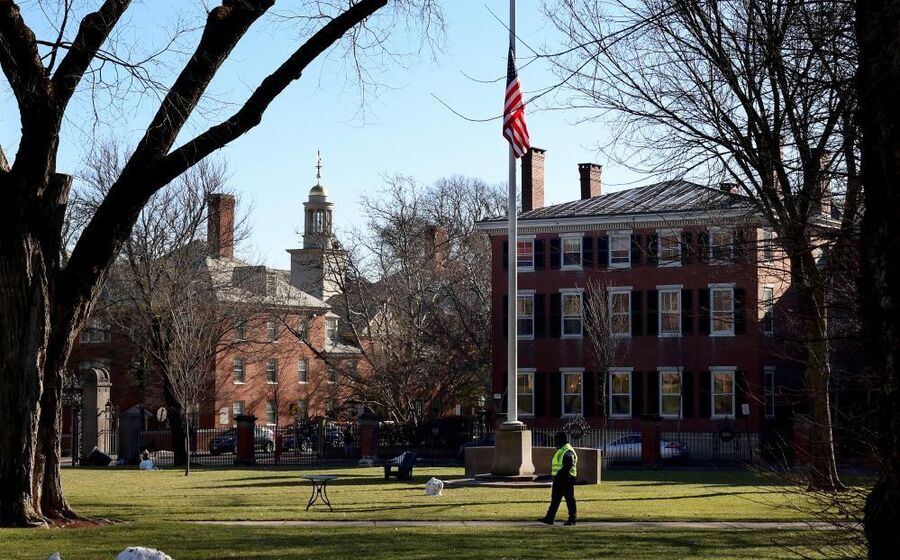 Atirador matou duas pessoas na universidade de Brown